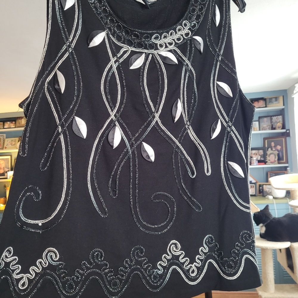 Sleevless top